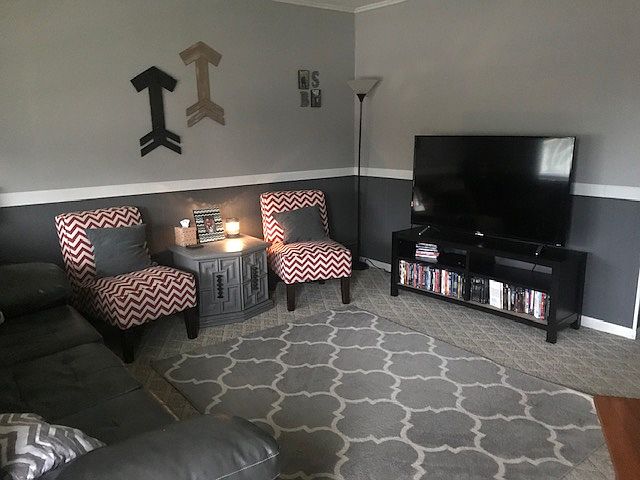 Entry / Living room