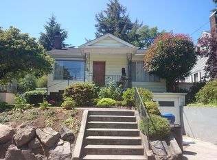 2415 28th Ave W, Seattle, WA 98199