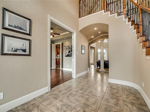 4th image of 2206 Mountain Lakes Dr