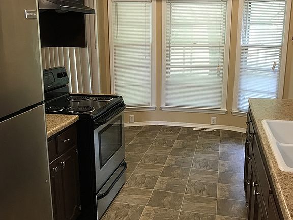 4th image of 8405 E 103rd Ter
