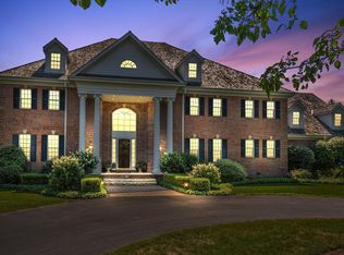 10425 W Hawthorne Rd, Mequon, WI 53097