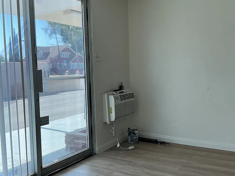 918 W Lincoln Ave #3 — Photo 1