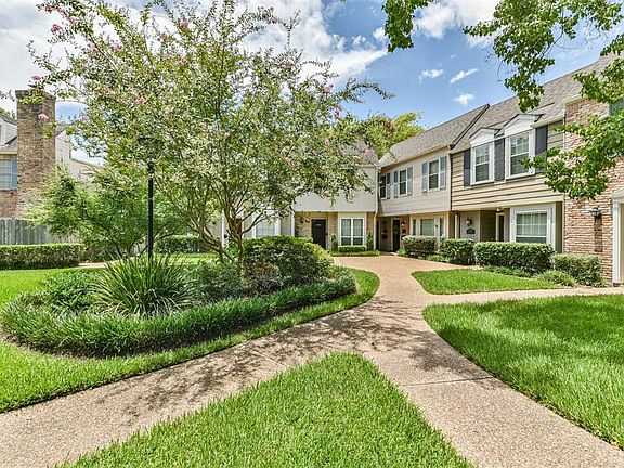 3rd image of 13232 Trail Hollow Dr