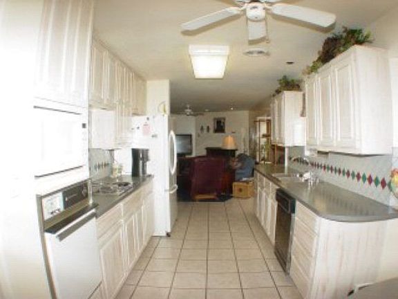 4th image of 3900 Dumont Dr