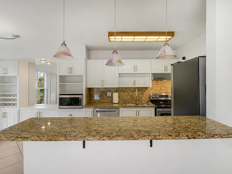 964 NW Spruce Ridge Dr #D1 — Photo 11