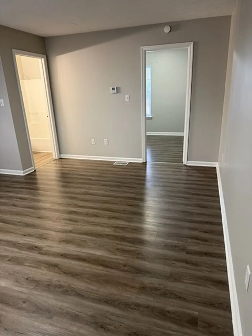 718 Marietha Drive — Photo 4