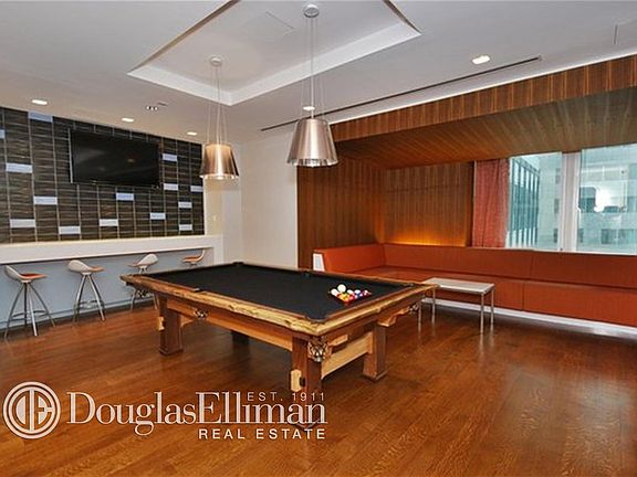 4th image of 200 Water St APT 1616
