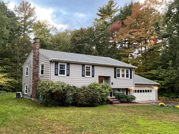 19 Bicknell St, Foxboro, MA 02035