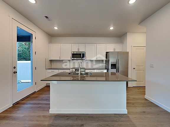 5th image of 5109 Turnstone St SE