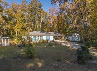 882 Claussen House Dr, Edisto Island, SC 29438