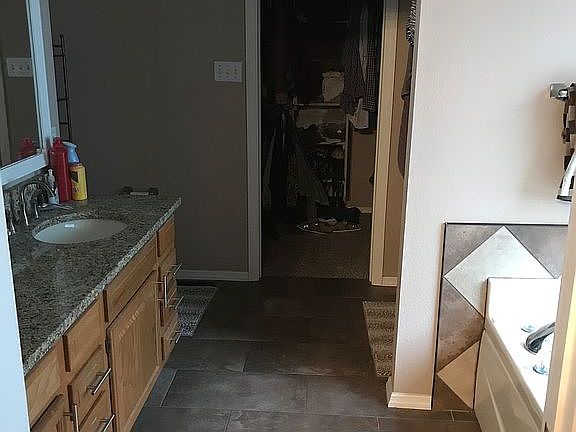 5th image of 600 Winston Dr