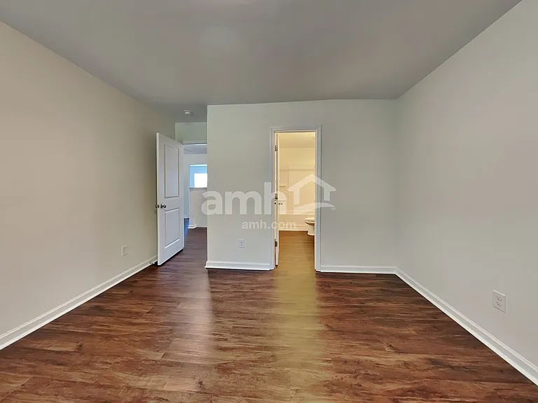 236 Addlestone Cir — Photo 14