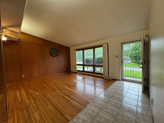 2nd image of 9580 Crockett Dr