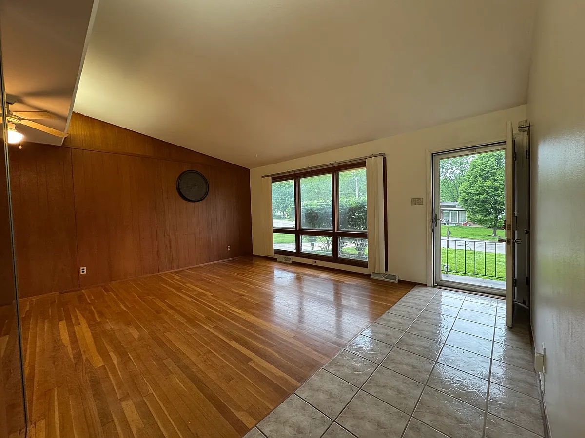 Building Photo - 9580 Crockett Dr