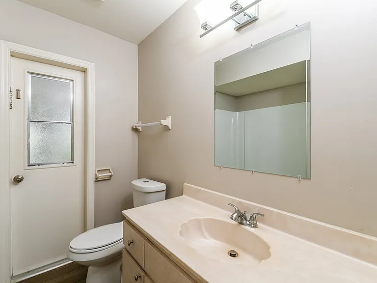 2529 SW 15th Pl — Photo 15