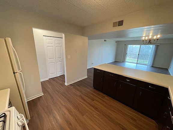 3rd image of 103 N Milwaukee Ave APT C-15
