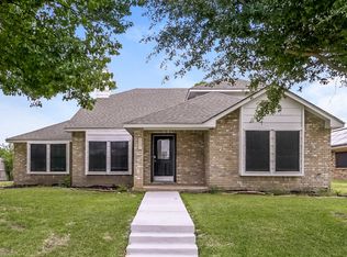 8801 Pine Forest Dr, Rowlett, TX 75088