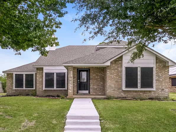 8801 Pine Forest Dr, Rowlett, TX 75088
