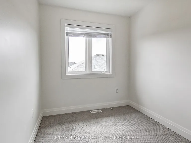 461 Blackburn Dr — Photo 23