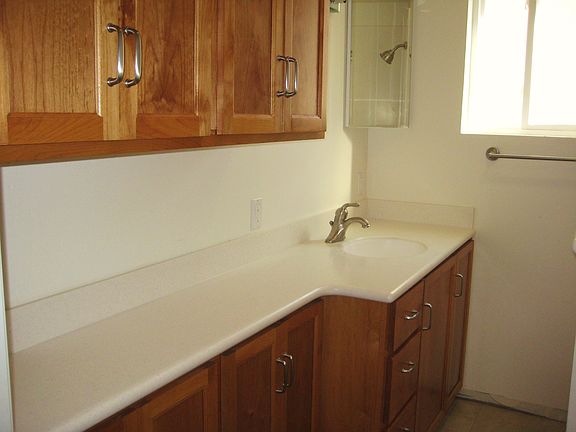 3rd image of 934 1/2 Tait St