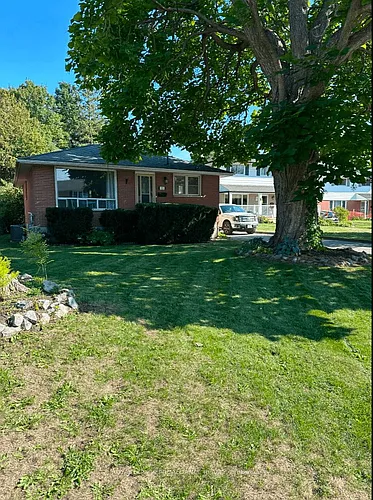 11 Bradley Cres Photo 1