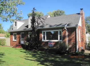 5392 Ormond Rd, White Lake, MI 48383