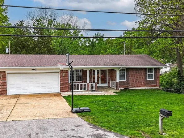 905 Buckley Rd, Saint Louis, MO 63125