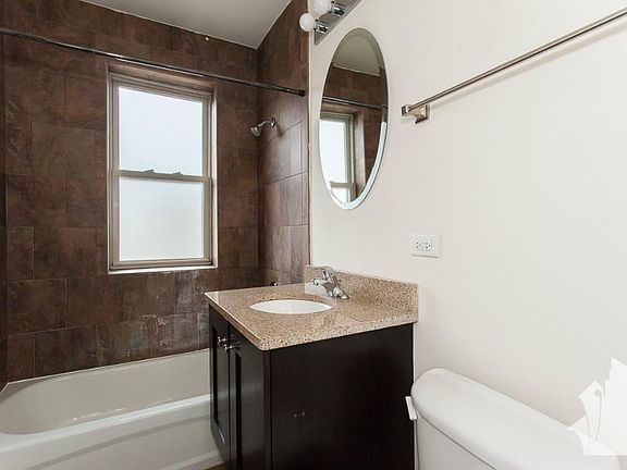 3rd image of 3802 N Sheffield Ave #2W