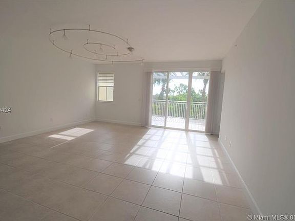 The Reserve, Prime Location!