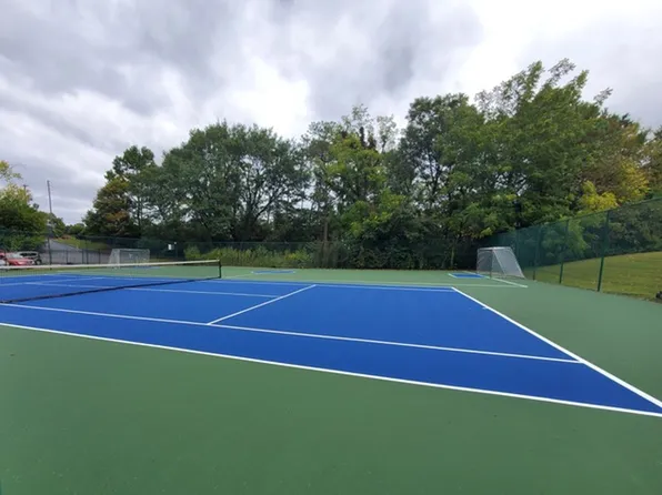 Chateau Montagne Apartments