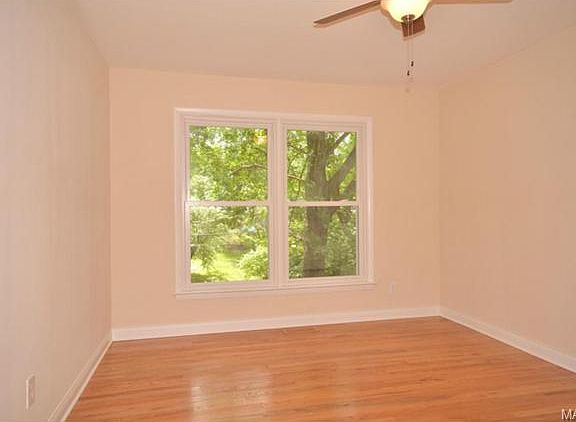 5th image of 1047 Port Diane Dr