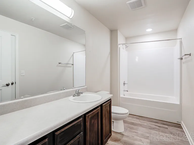 Foxhill Ridge Apartments — Photo 12