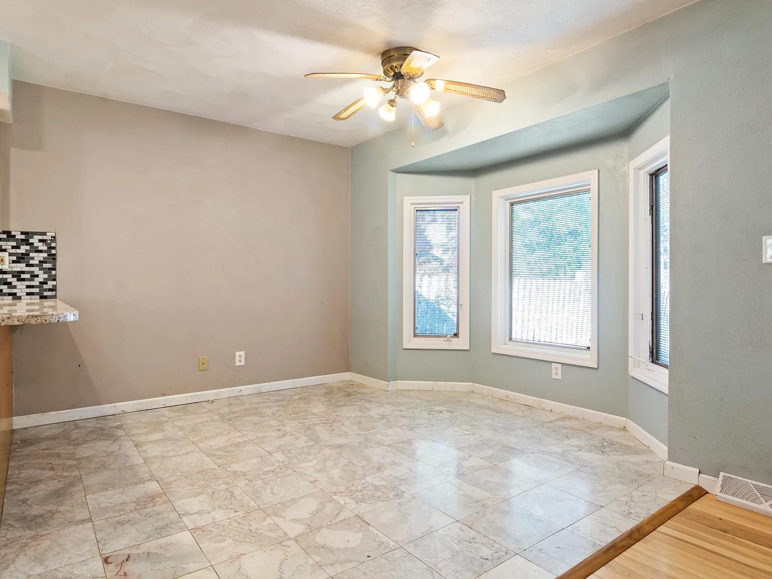 3 bed, 1700 sqft, $2,500 — Photo 2