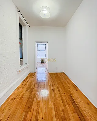 Rented by City Connections Realty | media 6