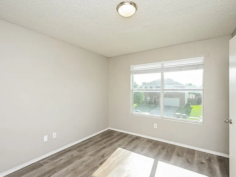 8304 Cutter Hill Ave — Photo 14