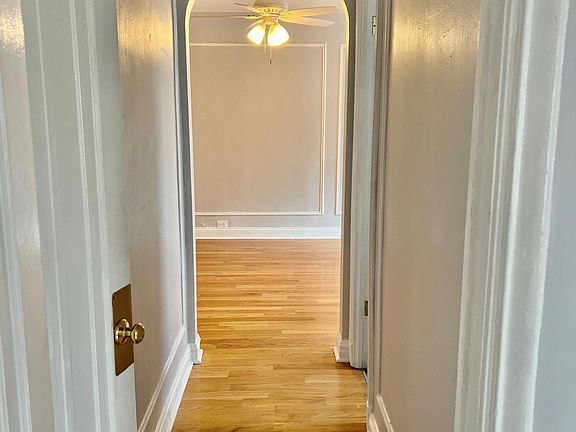 5th image of 2351 W Wilson Ave APT 104