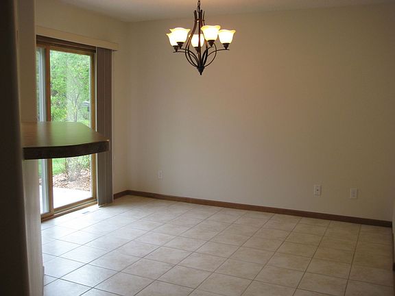 4th image of 2915 40th Ave S #31679A107