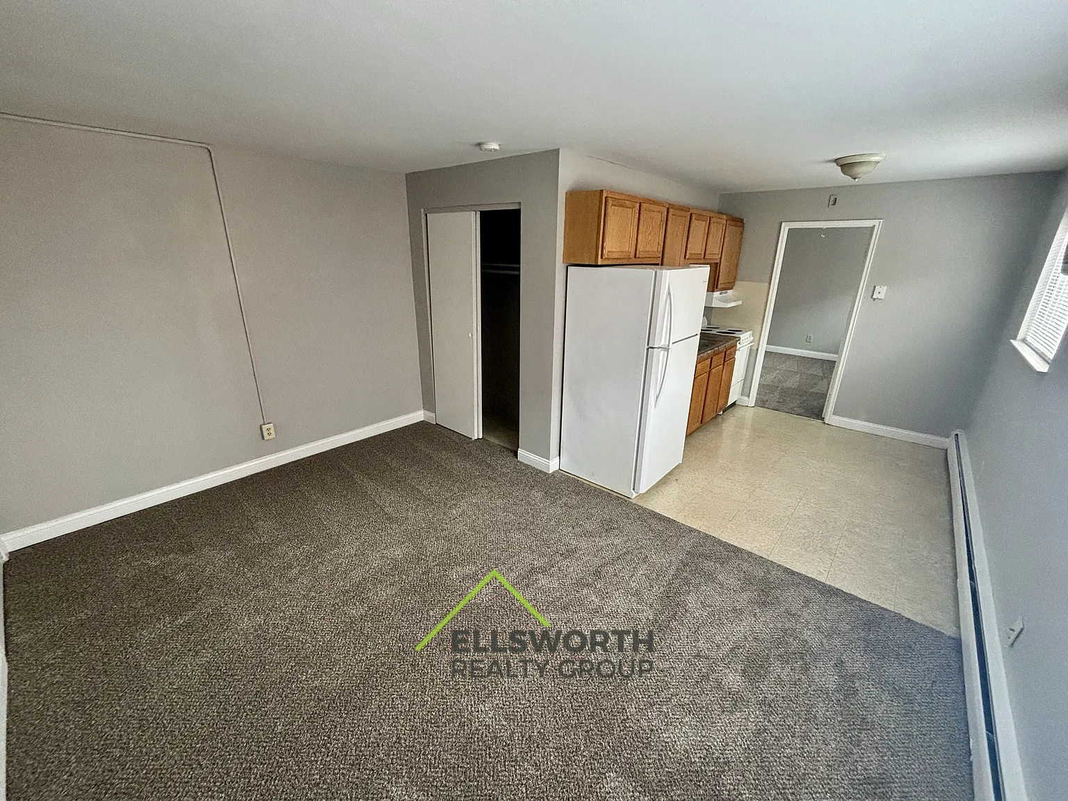 Lawn Ave-2216 - 04 — Photo 2