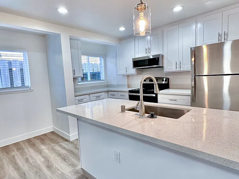 114 Barneson Ave — Photo 4
