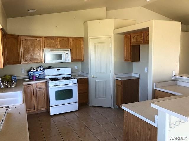 2nd image of 3598 N San Pedro Rd