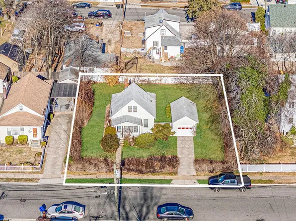 633 Hill Street, Uniondale, NY 11553