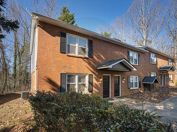 2nd image of 3027 Spruce Cir #A