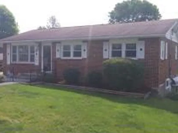 926 E Mountainview Rd, Johnson City, TN 37601