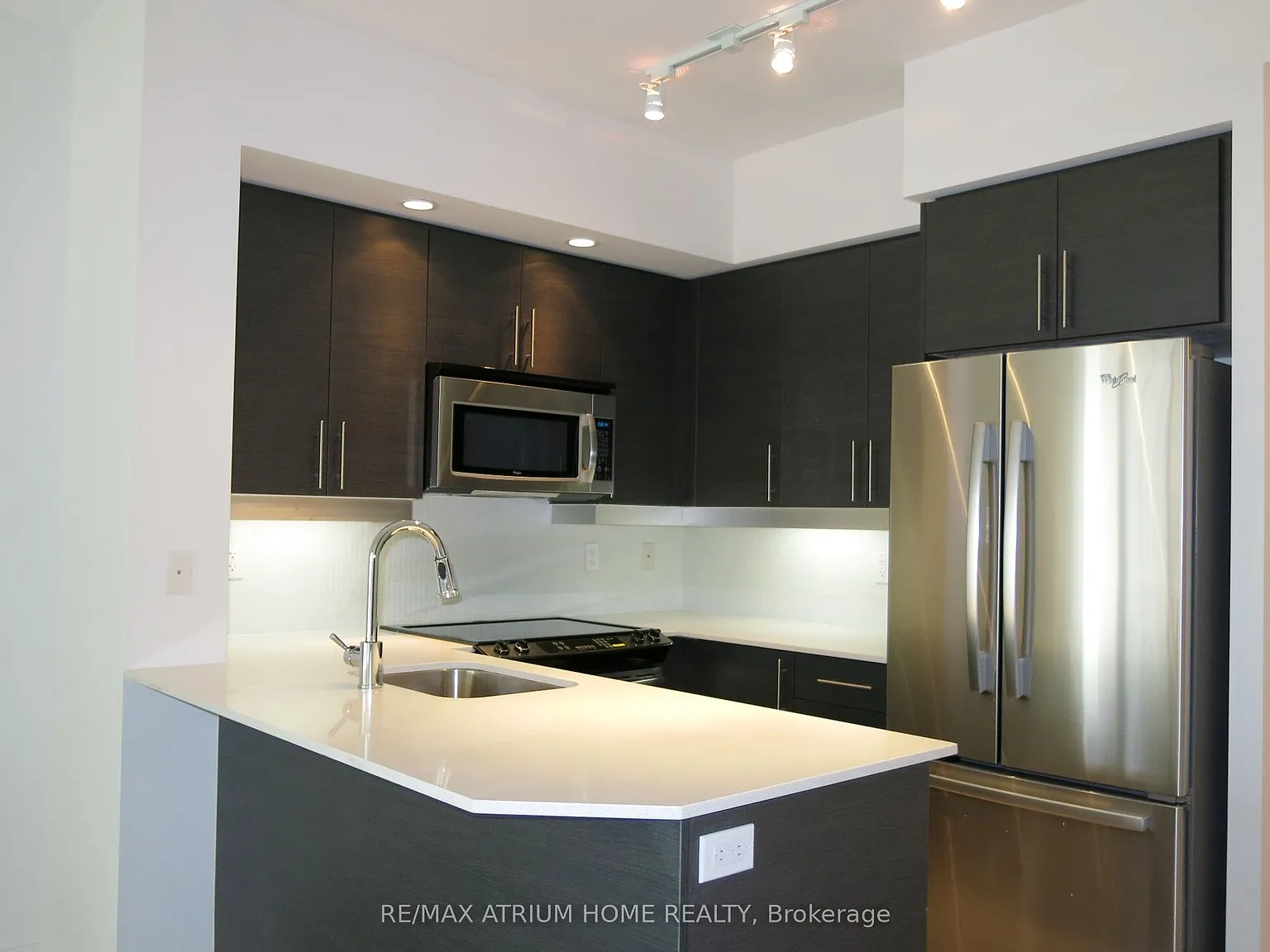 2 bed, $2,600 — Photo 2