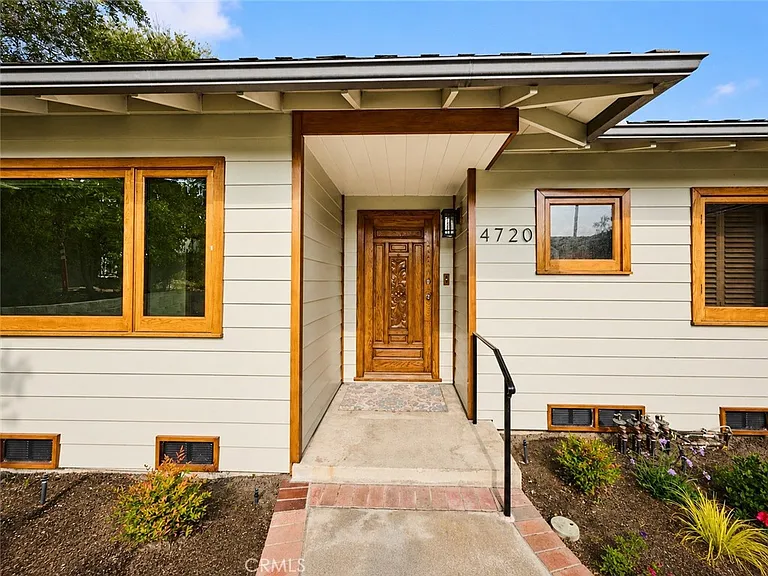 4720 Hayman Ave — Photo 10