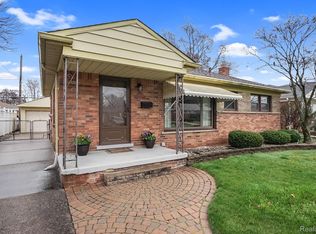 26706 Ursuline St, Saint Clair Shores, MI 48081