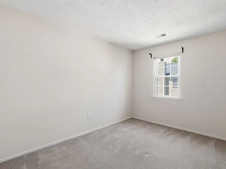 2391 Hunters Square Ct — Photo 16