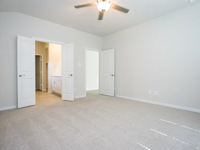 404 Castle Rd — Photo 10