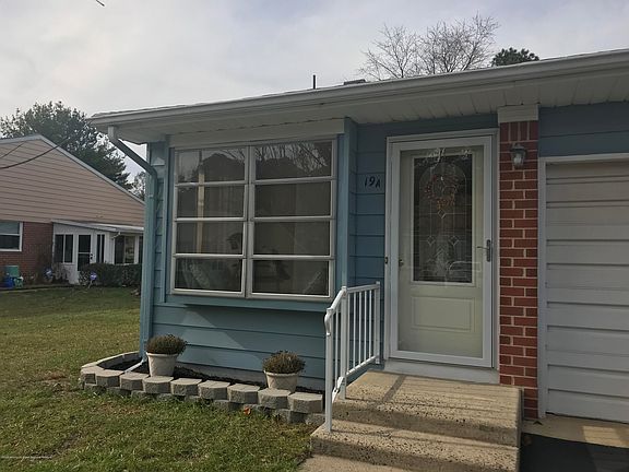 2nd image of 19A Franklin Pl