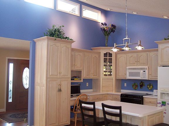 Vaulted ceiling in large kitchen
